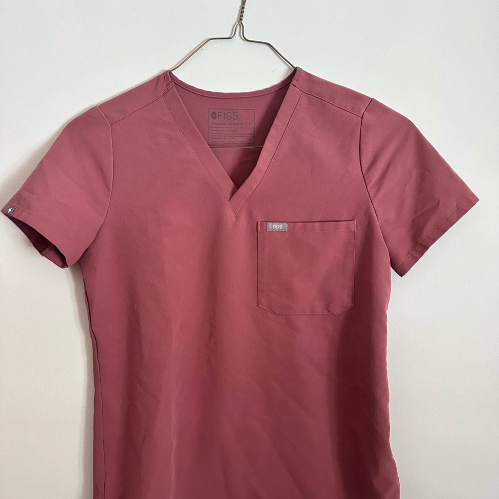 FIGS Catarina One Pocket Scrub Top